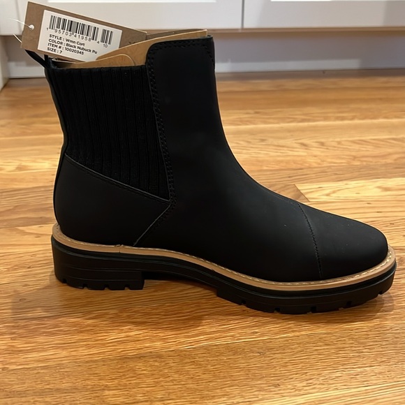 TOMS Cort Black Nubuck boots - Picture 3 of 8